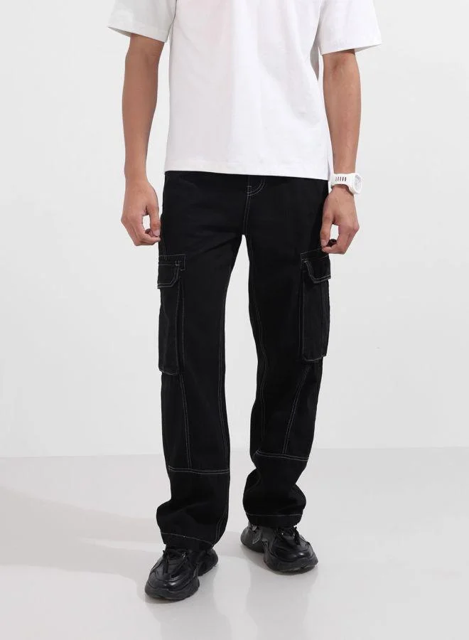 Men Relaxed Fit Solid Cargo Pocket Mid-Rise Jeans